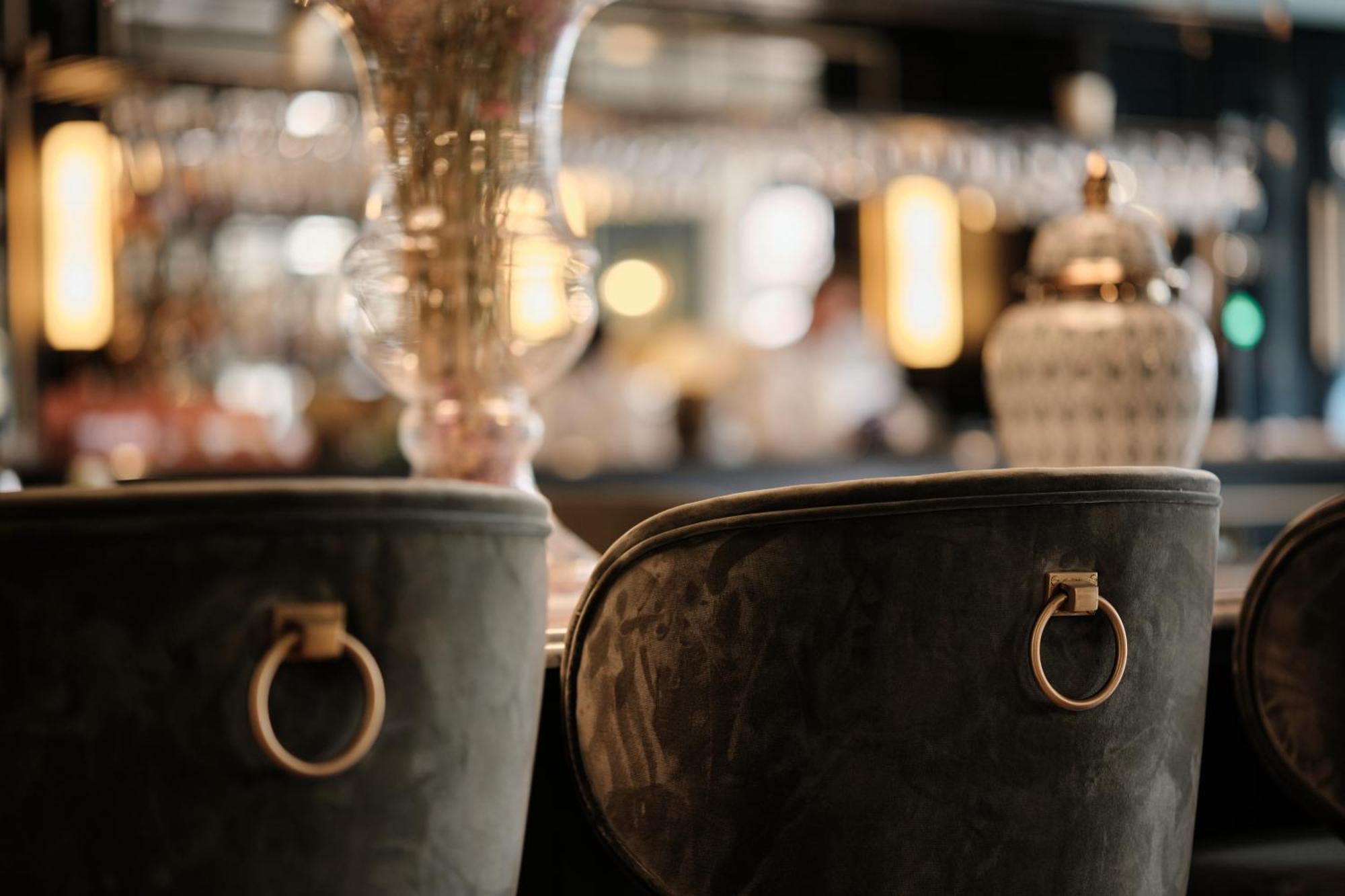 Ga Palace Hotel & Spa, A Xixth-Century Villa Porto Exterior photo Bar stools at the bar