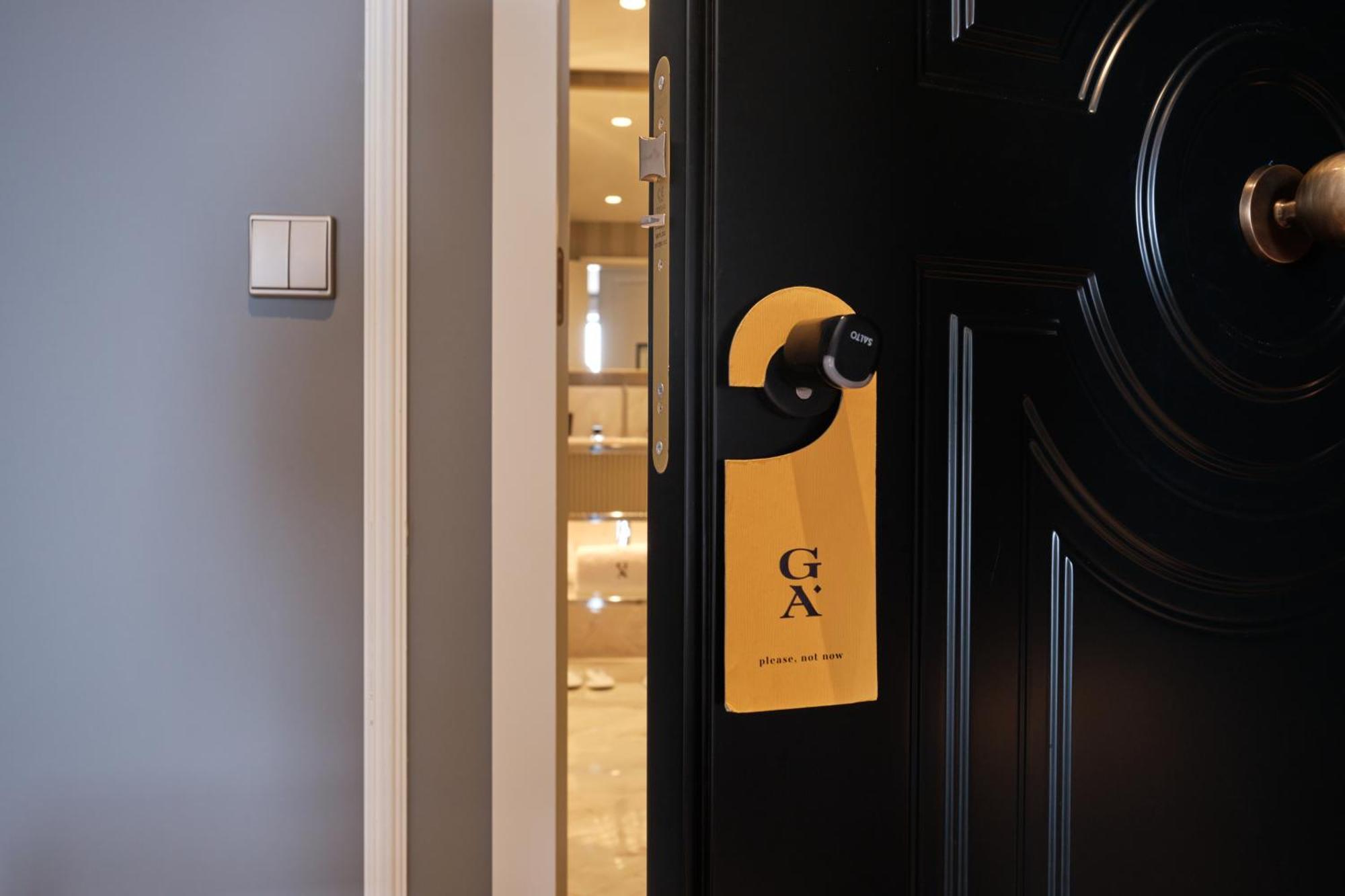 Ga Palace Hotel & Spa, A Xixth-Century Villa Porto Exterior photo A door hanger